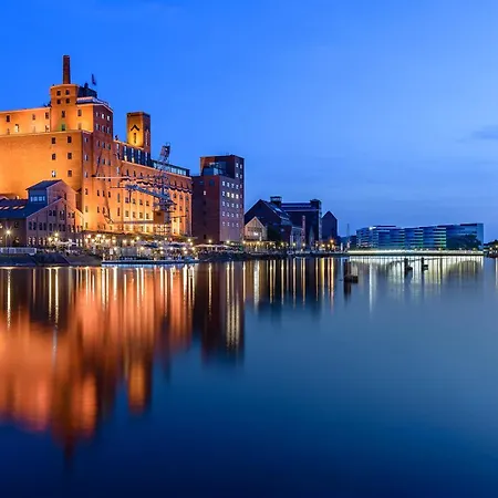 1#netflix &wlan &kingsize Bett &kaffee Maschine & Zentral & 500m Innenhafen & 2 Min U Bahn * דיסבורג