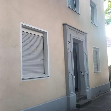 Apartmán 1#netflix &wlan &kingsize Bett &kaffee Maschine & Zentral & 500m Innenhafen & 2 Min U Bahn Duisburg