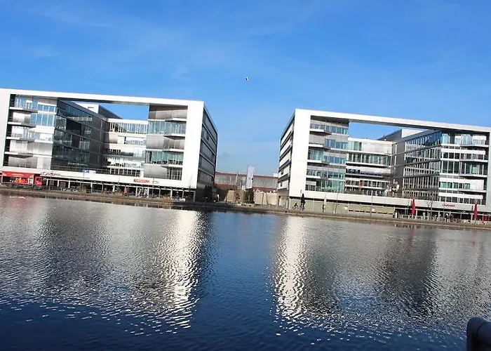 Apartmán 1#netflix &wlan &kingsize Bett &kaffee Maschine & Zentral & 500m Innenhafen & 2 Min U Bahn