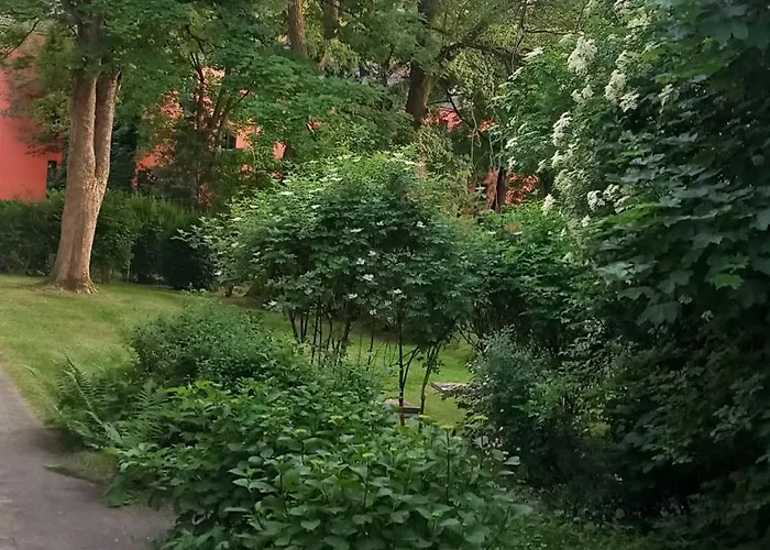 1#netflix &wlan &kingsize Bett &kaffee Maschine & Zentral & 500m Innenhafen & 2 Min U Bahn Duisbourg